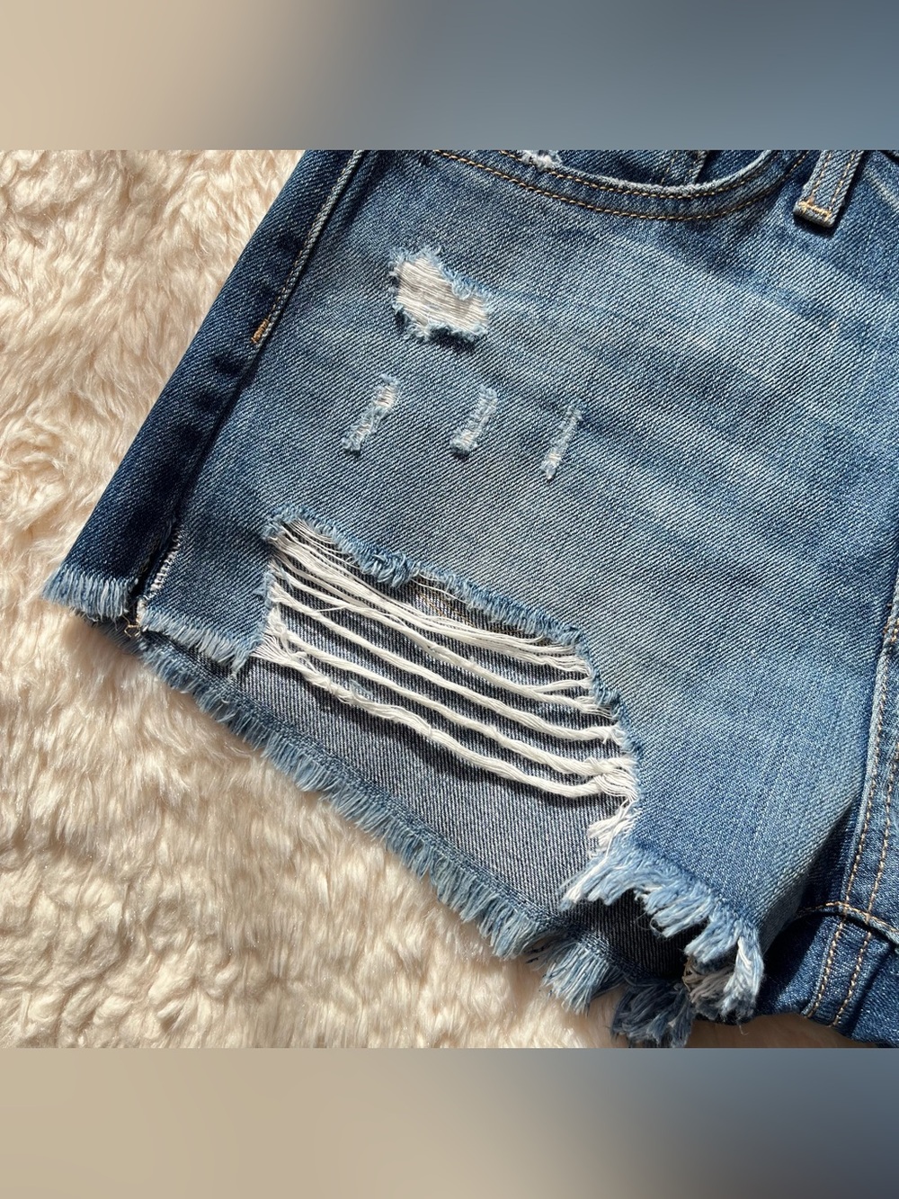 Flying Monkey Distressed Denim Cut Off Jean Shorts Mid-Rise Raw Hem Women’s 24 - Picture 5 of 7